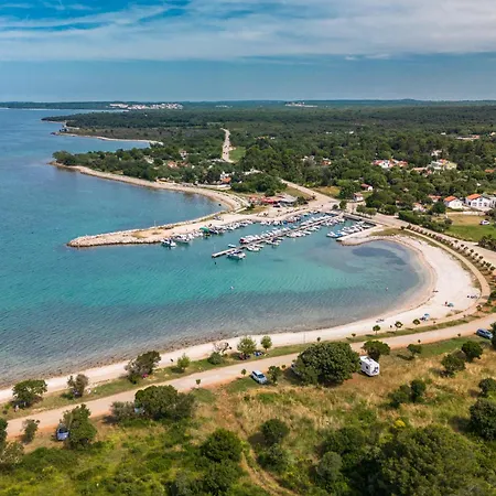 Only 250m From The Sea Apartment