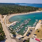 Only 250m From The Sea *