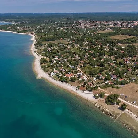 Apartman Only 250m From The Sea *