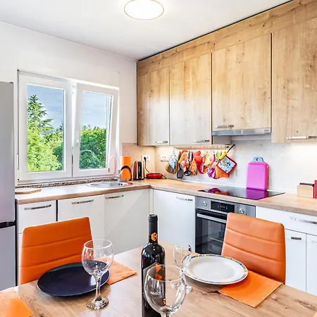 Only 250m From The Sea Apartman