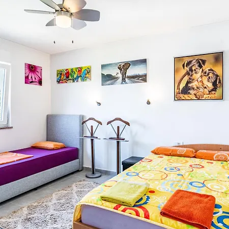 Only 250m From The Sea Apartman Peroj