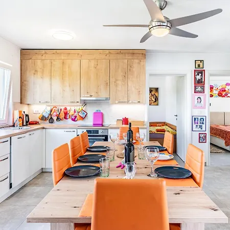 Only 250m From The Sea Apartman *
