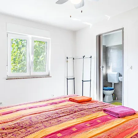 דירה Only 250m From The Sea פרוי