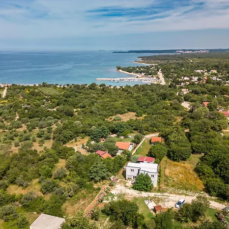 Only 250m From The Sea דירה *